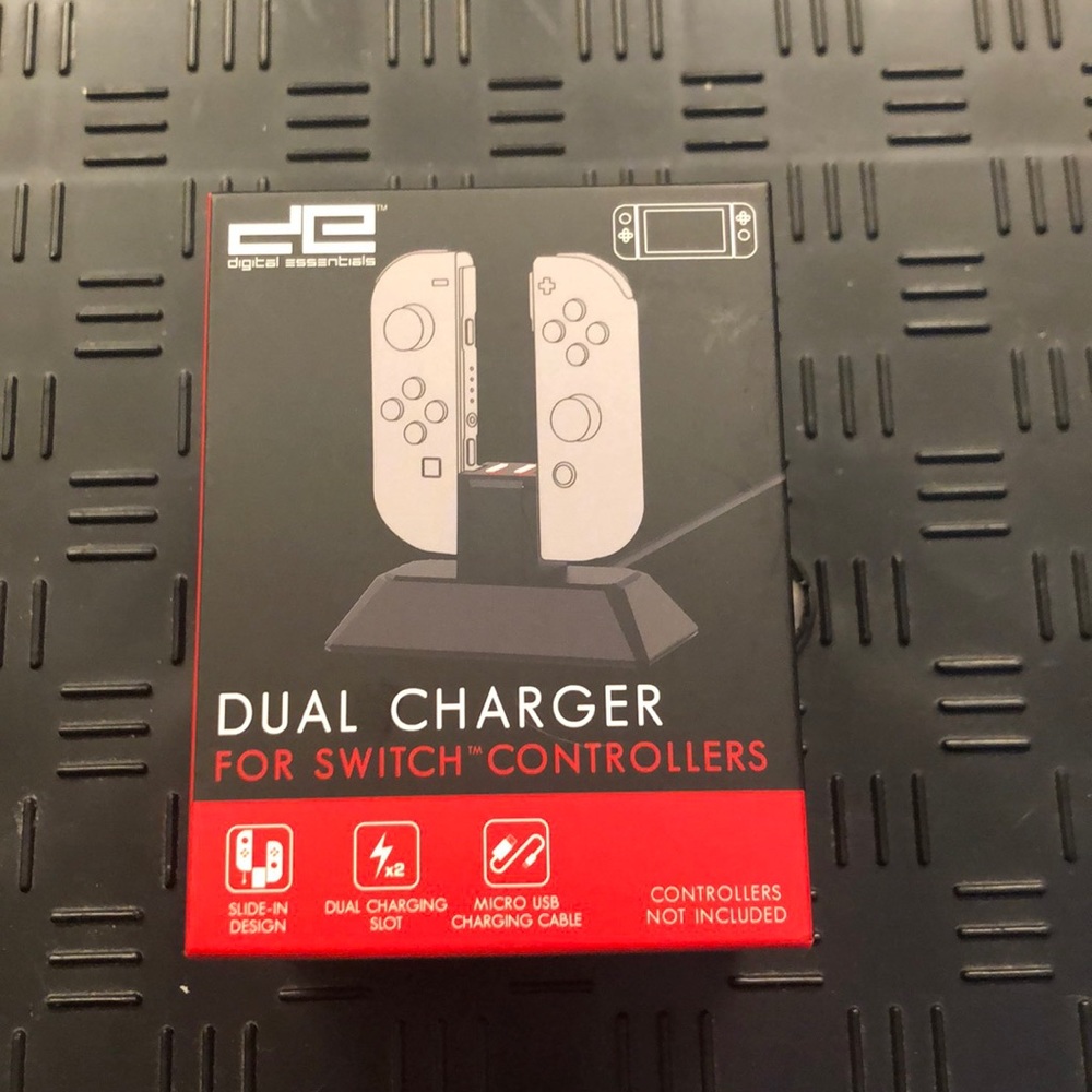 😊 Switch Dual Charger, for switch Controllers includes usb😎NWT